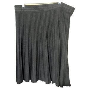 Ellen Tracy Women's Black Pleated Skirt- Size XL accordion ribbed sweater knit
